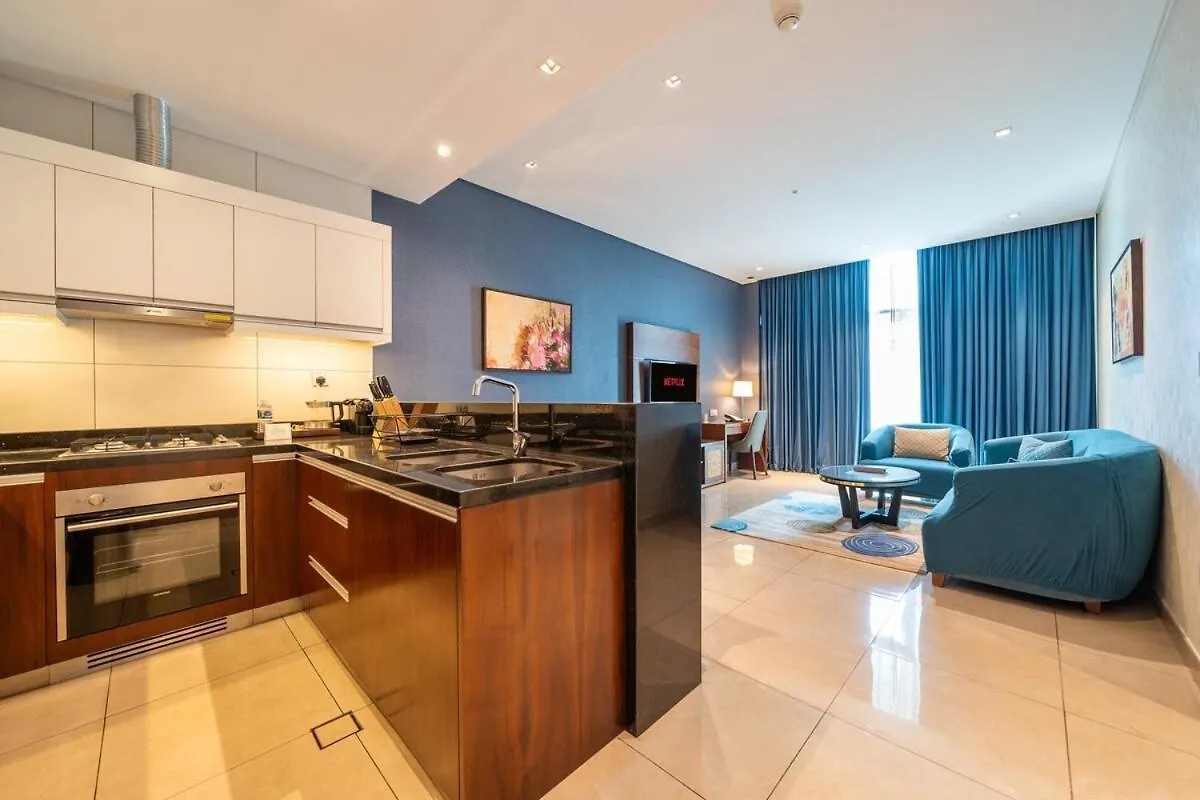 Modern 1Br Canal & Burj View & Pool & Gym Access Dubai Apartment