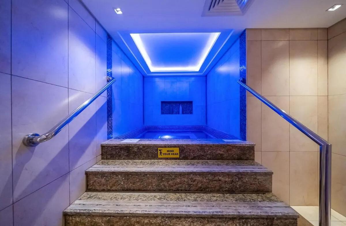 Modern 1Br Canal & Burj View & Pool & Gym Access Dubai Apartment