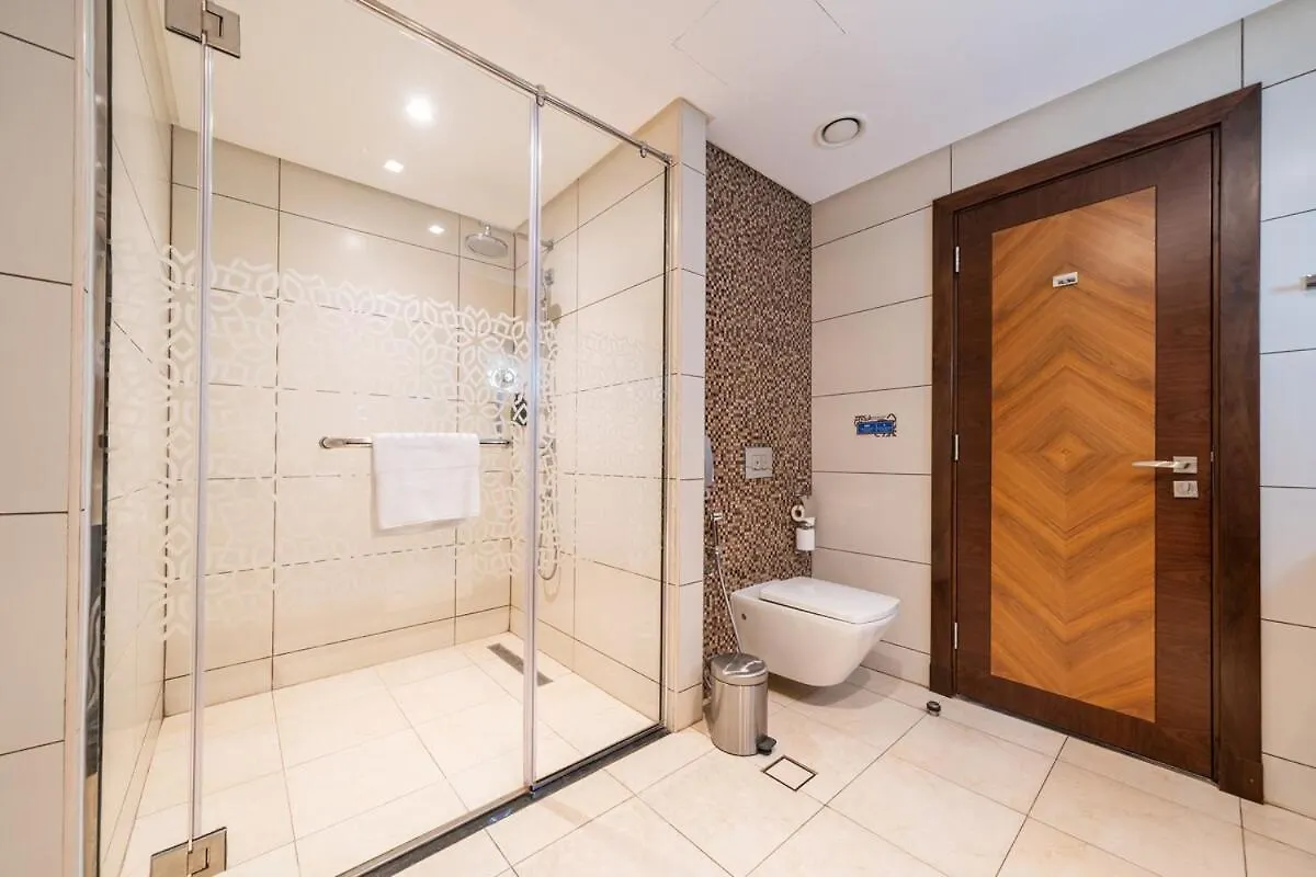 Modern 1Br Canal & Burj View & Pool & Gym Access Dubai 0*,