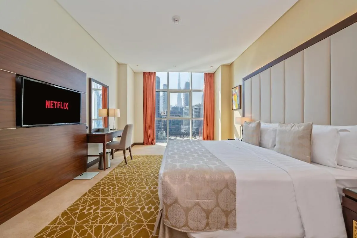 Modern 1Br Canal & Burj View & Pool & Gym Access Dubai Apartment