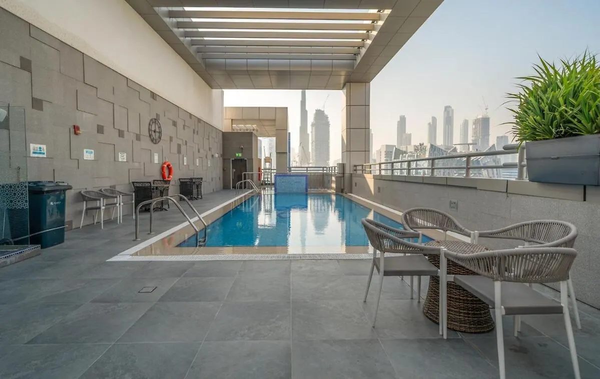 Apartment Modern 1Br Canal & Burj View & Pool & Gym Access Dubai